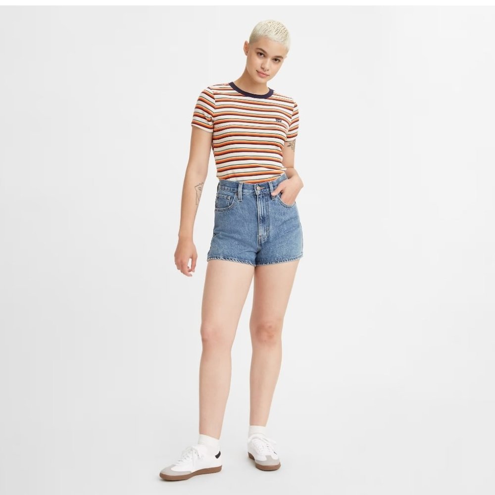 Levi's high wasted mom shorts size 25